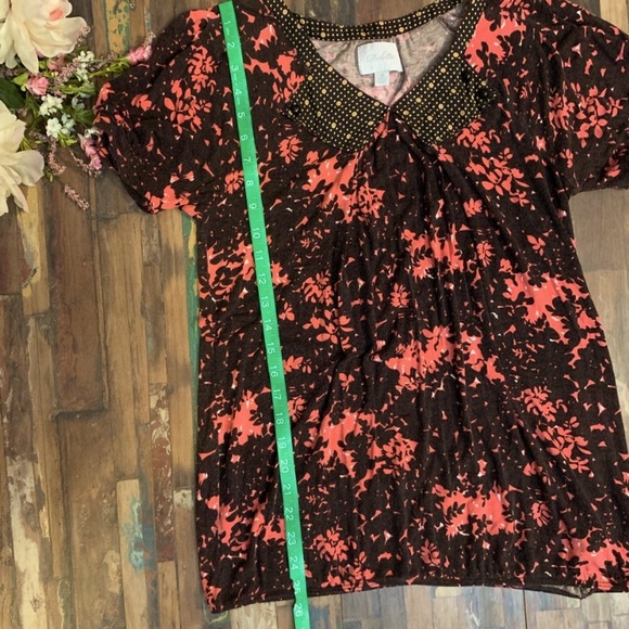 Anthropologie Tops - Deletta ANTHROPOLOGIE| Size medium |Printed floral V-Neck top.